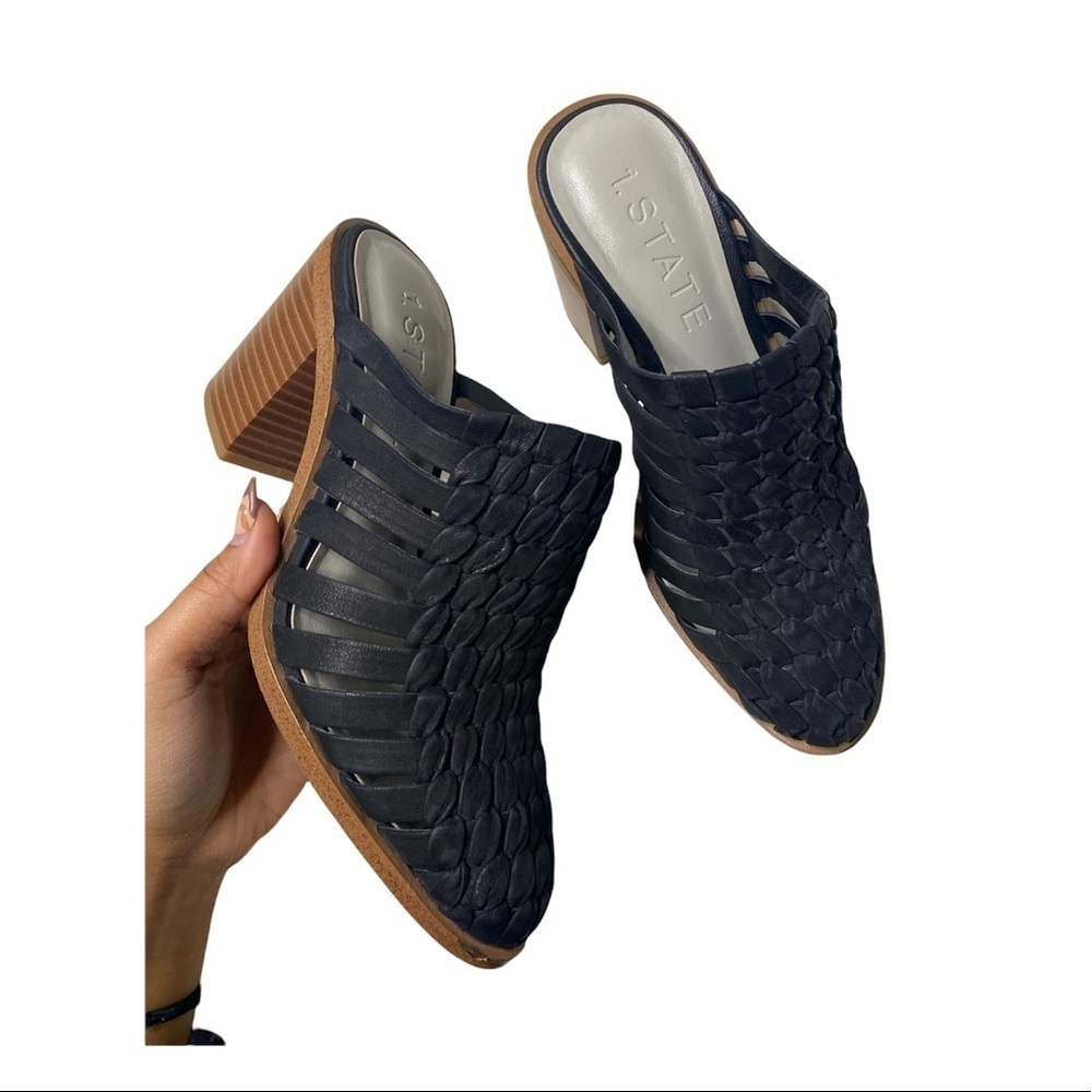 1. State Womens LICHA NuBuck Pointed Toe None Mules Size 6
